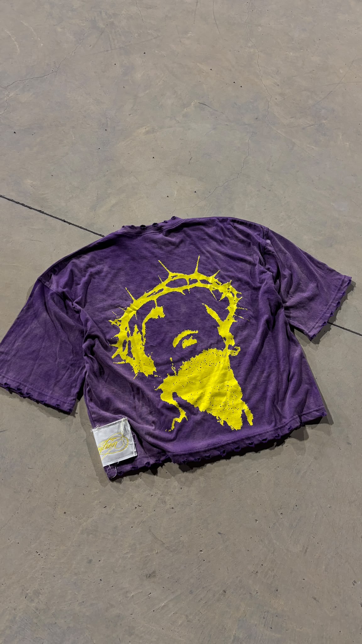TEE JESUS PURPLE ACID WASH
